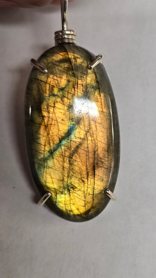 Labradorite set in sterling silver. 100449