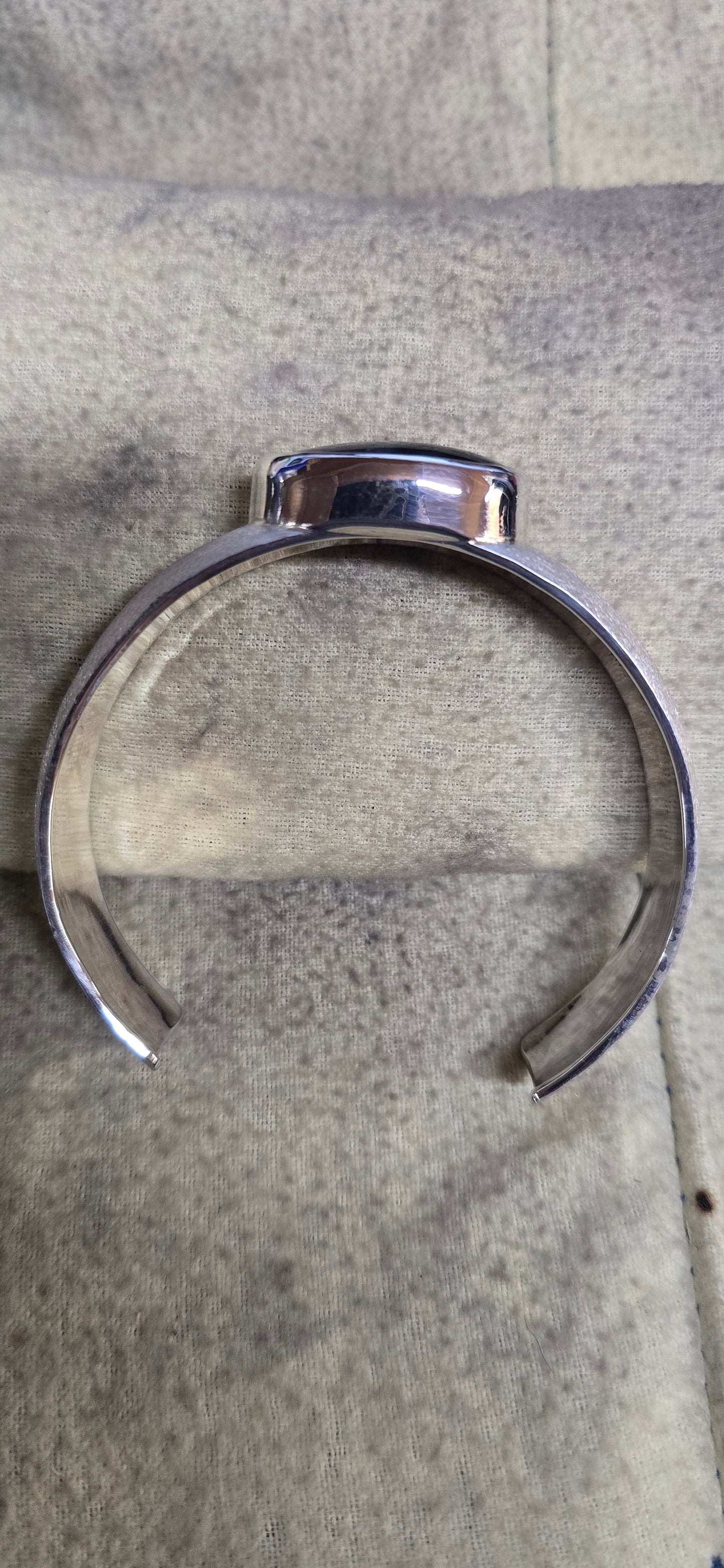 7.5 inch large sterling silver cuff bracelet with oval labradorite cabachon.